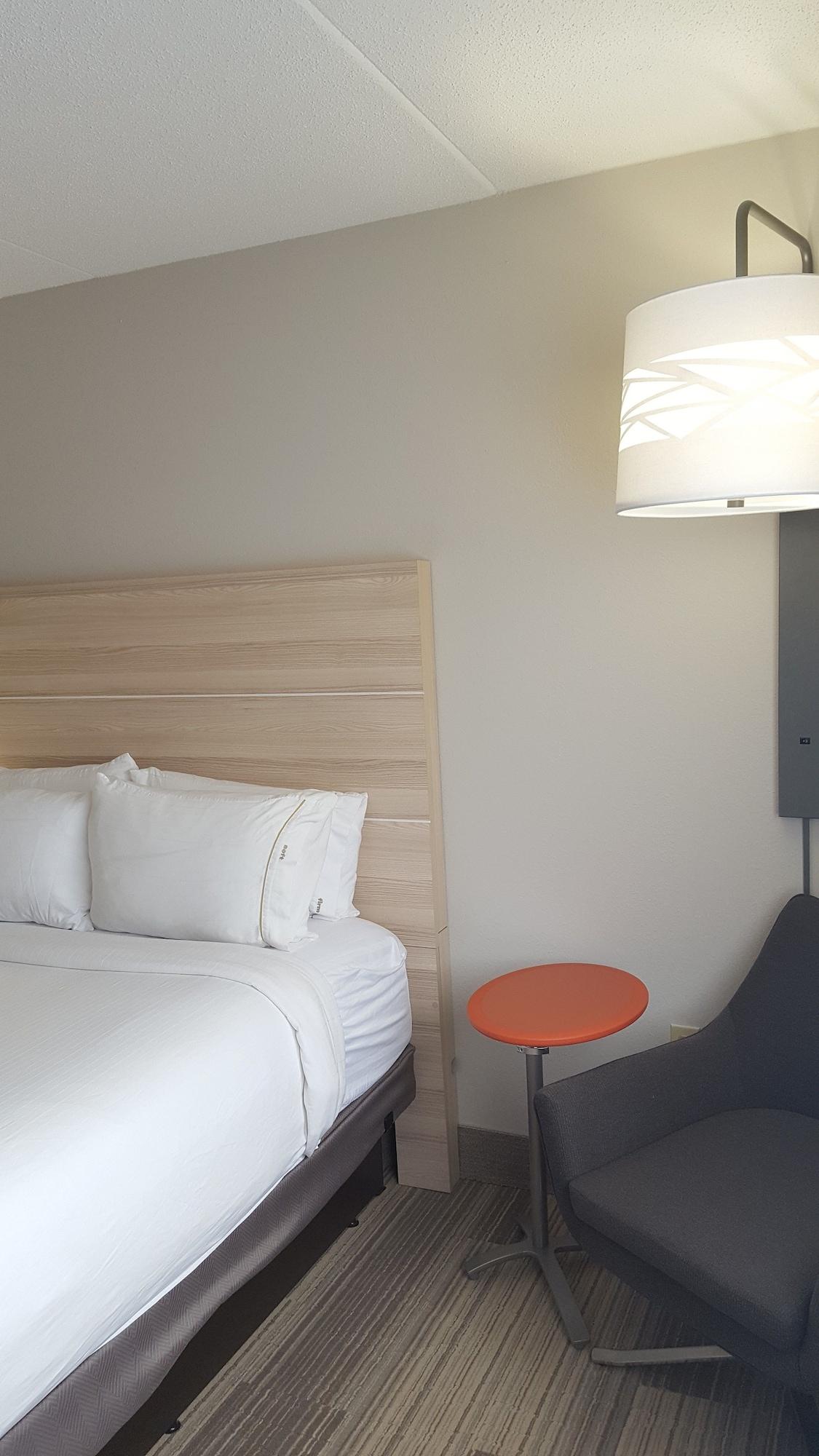 Holiday Inn Express Louisville Northeast, An Ihg Hotel Εξωτερικό φωτογραφία