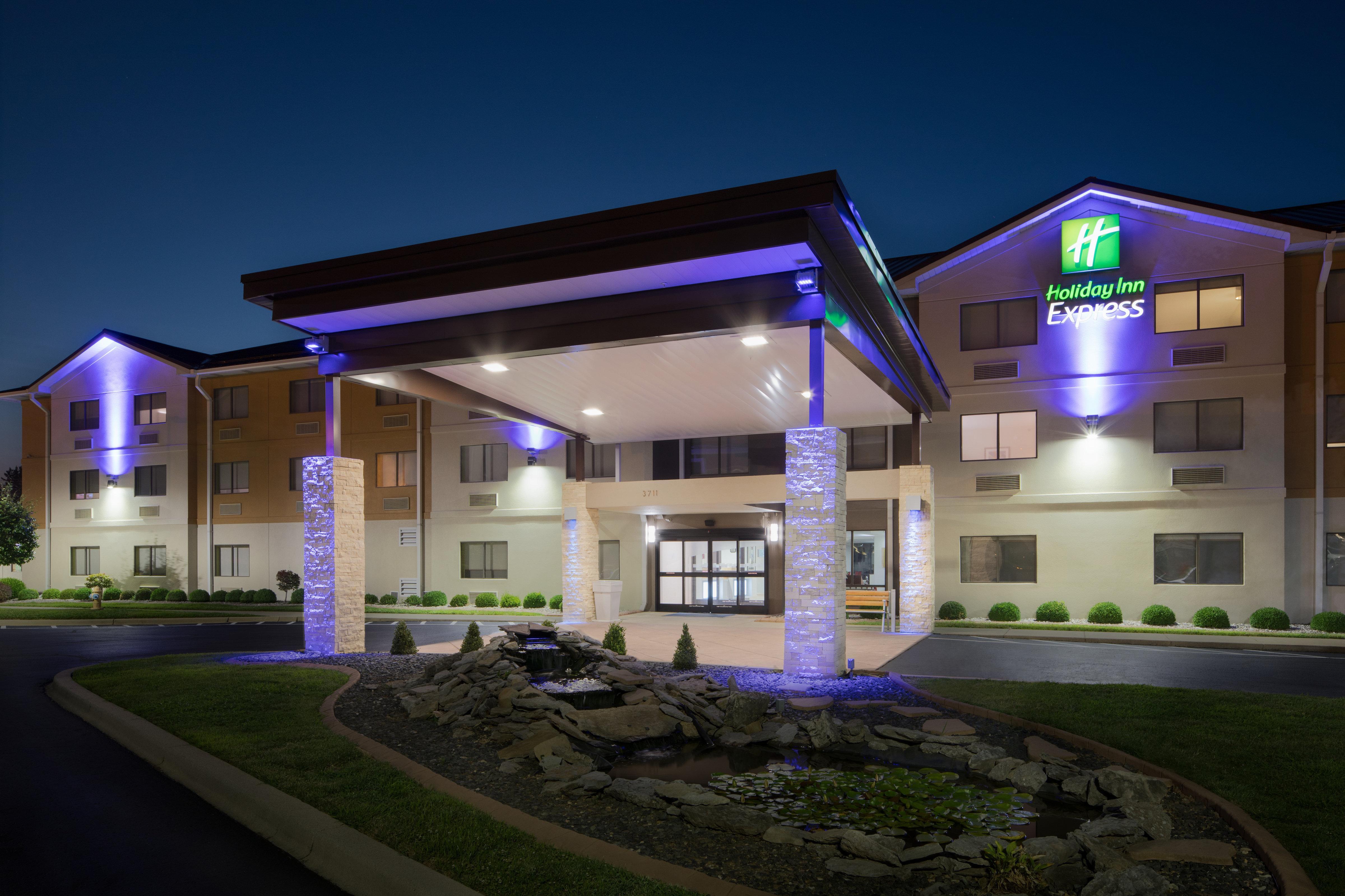 Holiday Inn Express Louisville Northeast, An Ihg Hotel Εξωτερικό φωτογραφία