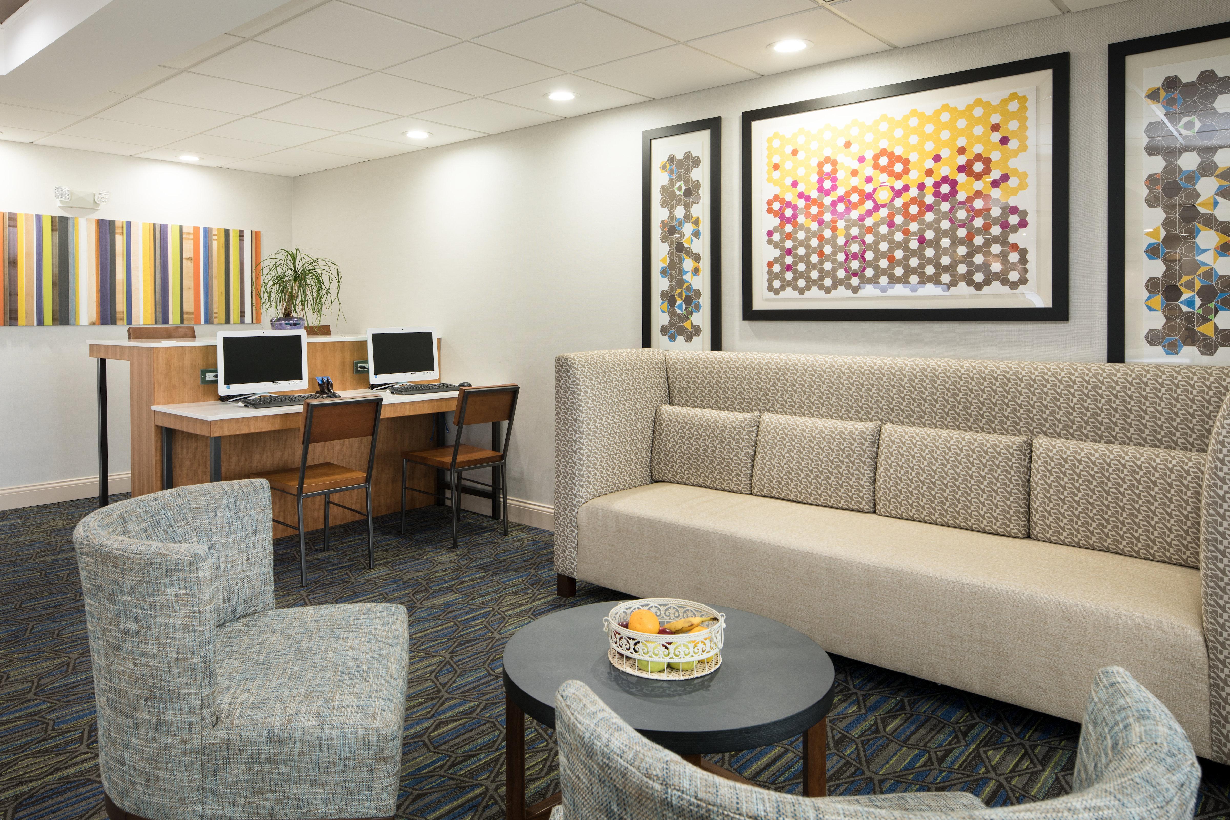 Holiday Inn Express Louisville Northeast, An Ihg Hotel Εξωτερικό φωτογραφία