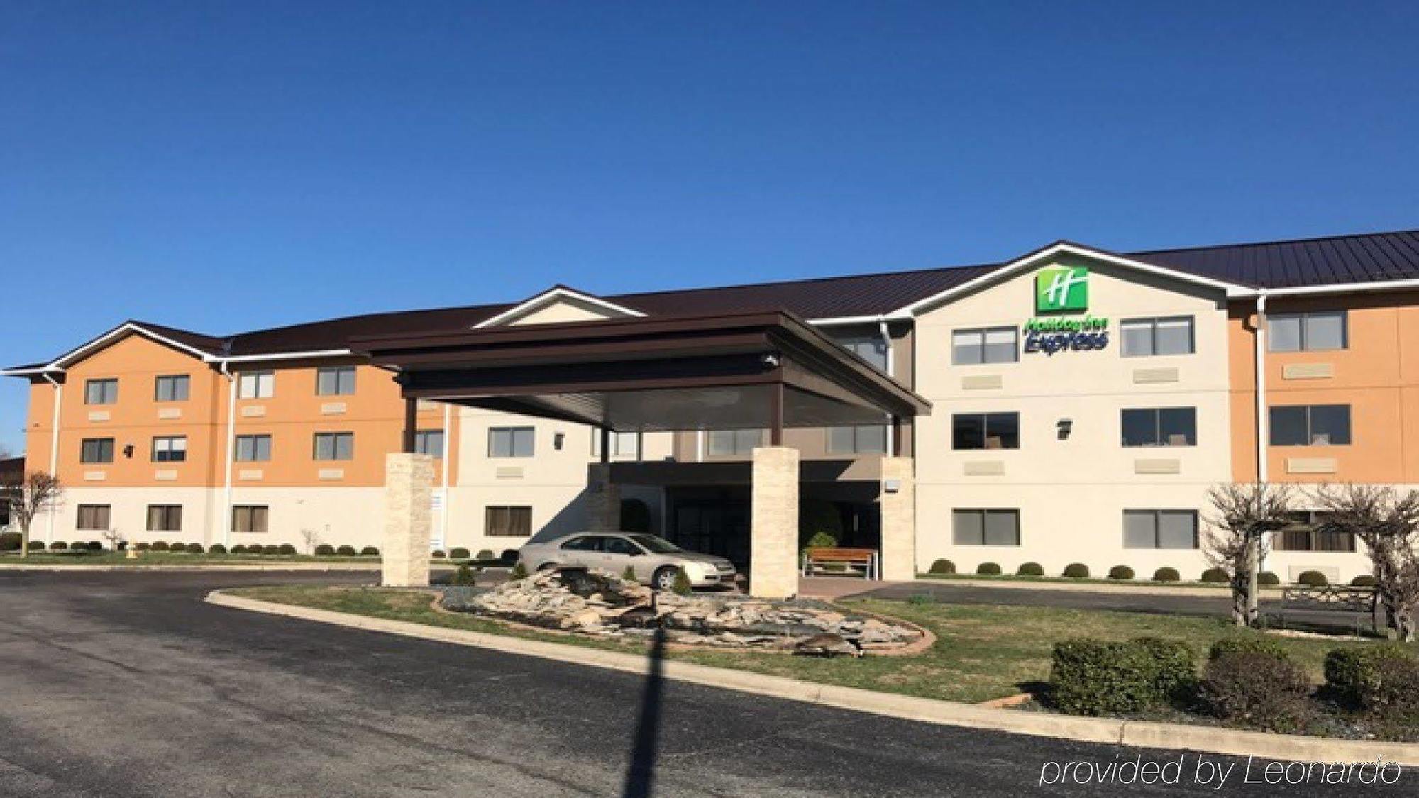 Holiday Inn Express Louisville Northeast, An Ihg Hotel Εξωτερικό φωτογραφία